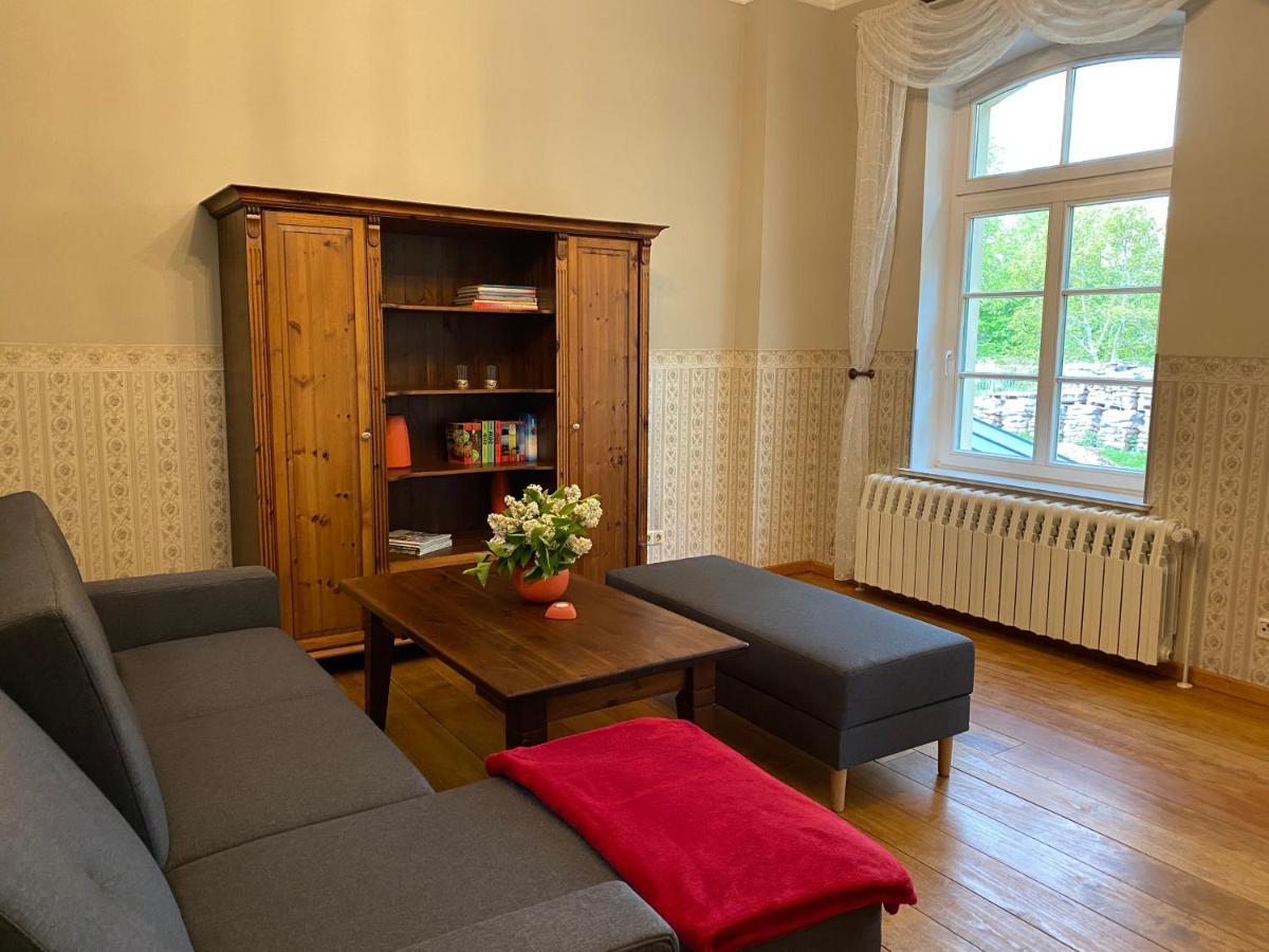 Exklusive Ferienwohnungen Im Gutshaus Viezen Bernitt Exterior photo